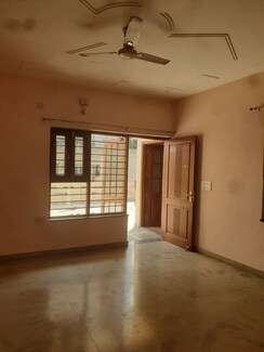 2 BHK + Pooja Room Independent House For Rent in Sector 16