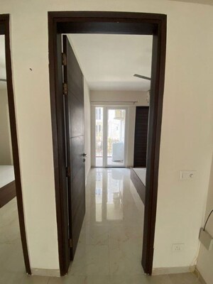 Room in 2.5 BHK Builder Floor at Smart World Gems, Sector 89 – for Rent