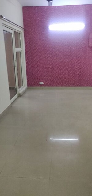 Room in 4 BHK Apartment at Renowned Renox Thrive, Sector 10 Greater Noida – for Sale