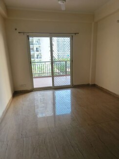 4 BHK + Pooja Room,Servant Room,Study Room,Extra Room Apartment For Sale in Renowned Renox Thrive