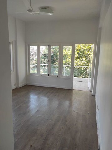 Room in 3 BHK Apartment at Dunkeld Apartment, Malabar Hill – for Rent