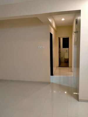 Room in 1 BHK Apartment at Riverdale Tower, Andheri East – for Rent