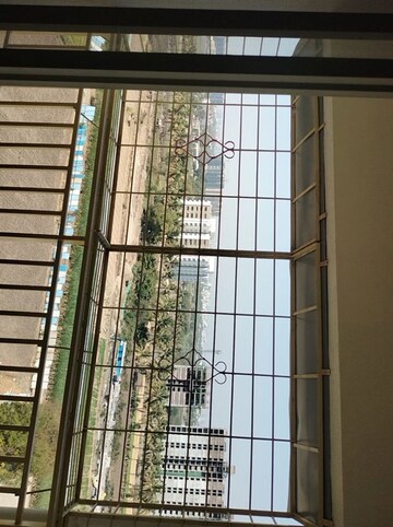 2 BHK Apartment – Entrance View at Majestique Nest Building D, Fursungi - for Rent