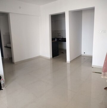 Room in 2 BHK Apartment at Majestique Nest Building D, Fursungi – for Rent