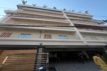 2 BHK Apartment – Exterior View View at Khar West - for Rent