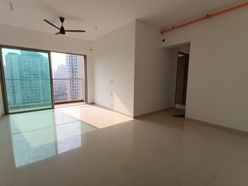 Room in 3 BHK Apartment at Kalpataru Immensa, Kolshet Road – for Rent
