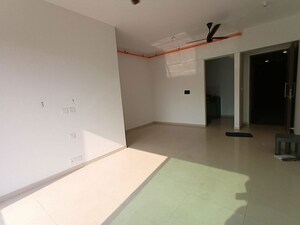 Room in 3 BHK Apartment at Kalpataru Immensa, Kolshet Road – for Rent