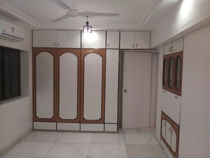 Building Lobby in 3 BHK Apartment at Paradise Apartment Malabar Hill, Malabar Hill – for Rent