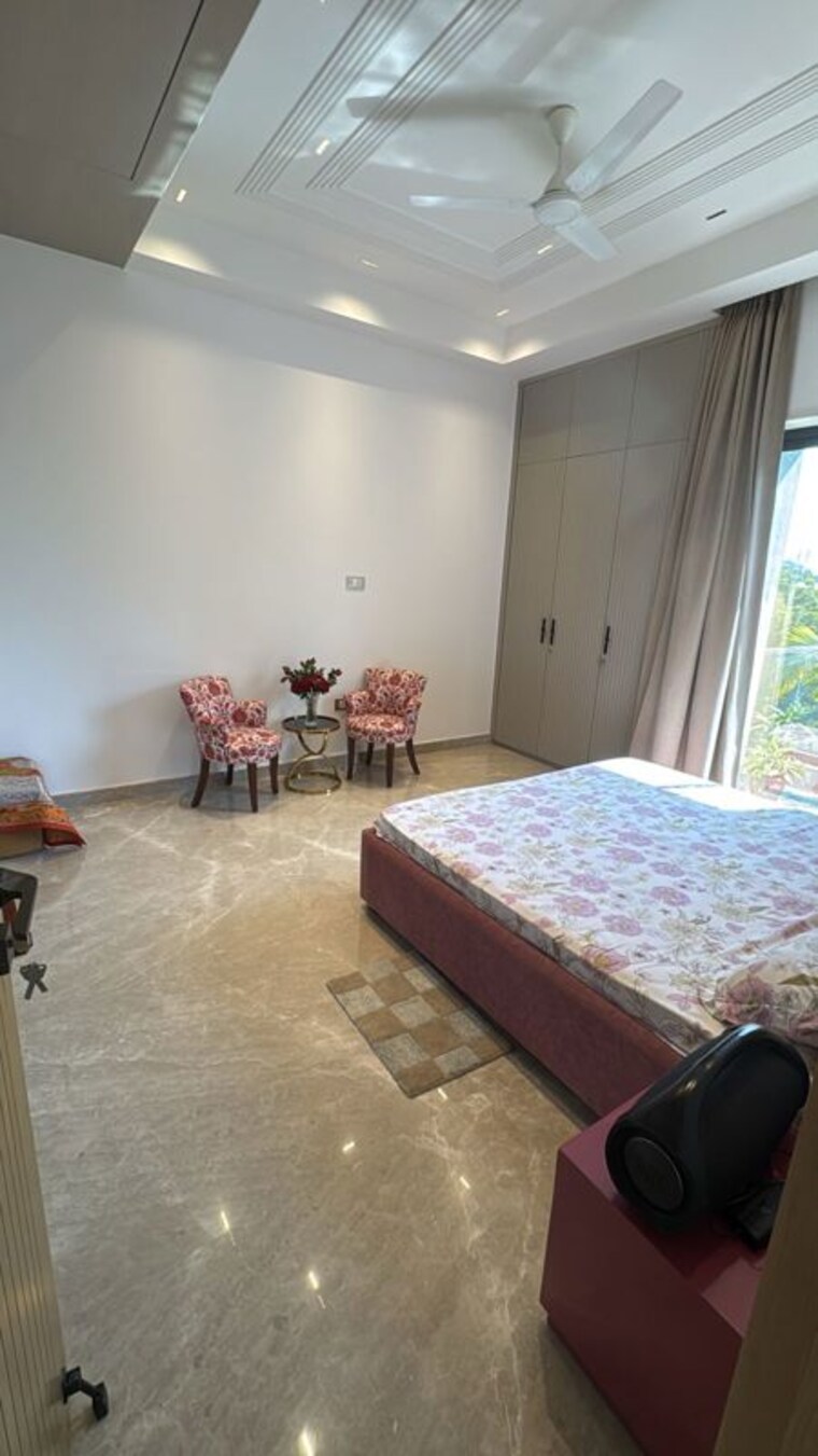 Bedroom, south extension ii 4 Bedroom 420 Sq.Yd. Builder Floor In South Extension ii Delhi 10111878