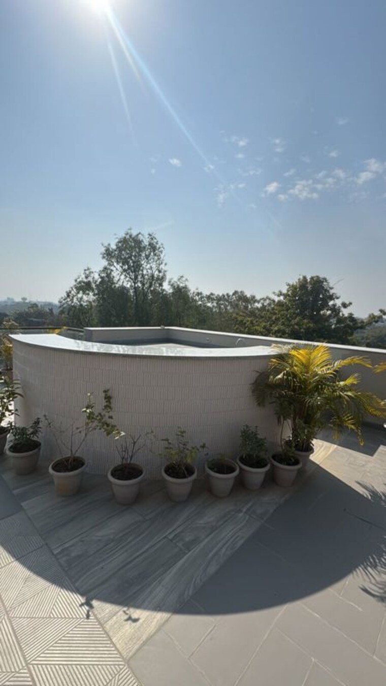 Exterior View, south extension ii 4 Bedroom 420 Sq.Yd. Builder Floor In South Extension ii Delhi 10111878