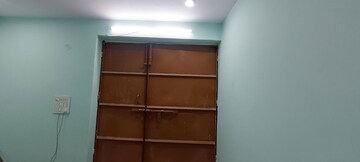   Shop at Alopi Bagh – for Rent