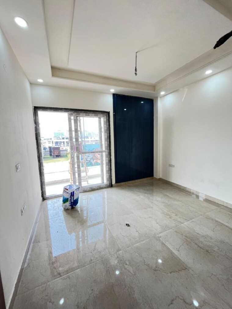 Room, sector 85 3 Bedroom 180 Sq.Yd. Builder Floor In Sector 85 Faridabad 10112052