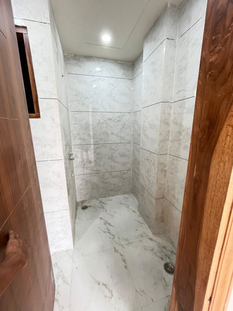 Bathroom, sector 85 3 Bedroom 180 Sq.Yd. Builder Floor In Sector 85 Faridabad 10112052