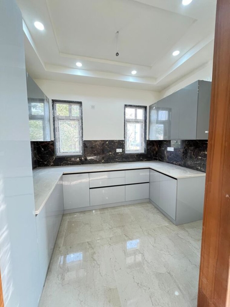 Kitchen, sector 85 3 Bedroom 180 Sq.Yd. Builder Floor In Sector 85 Faridabad 10112052