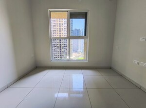 Room in 2 BHK Apartment at Godrej Park Ridge, Manjari – for Rent