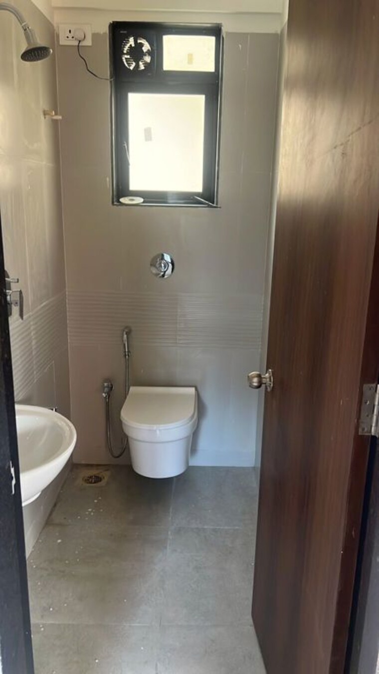 Bathroom, puneet-shivalaya 1.5 Bedroom 650 Sq.Ft. Apartment In Tagore Nagar Mumbai 10111029