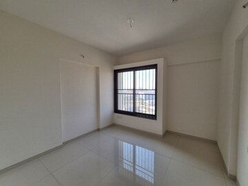 Room in 2 BHK Apartment at Kohinoor Courtyard One, Wakad – for Rent