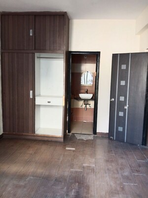 Room in 3 BHK Apartment at Mahagun Mywoods, Sector 16c Greater Noida – for Rent