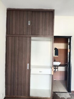 3 BHK + Extra Room Apartment For Rent in Mahagun Mywoods
