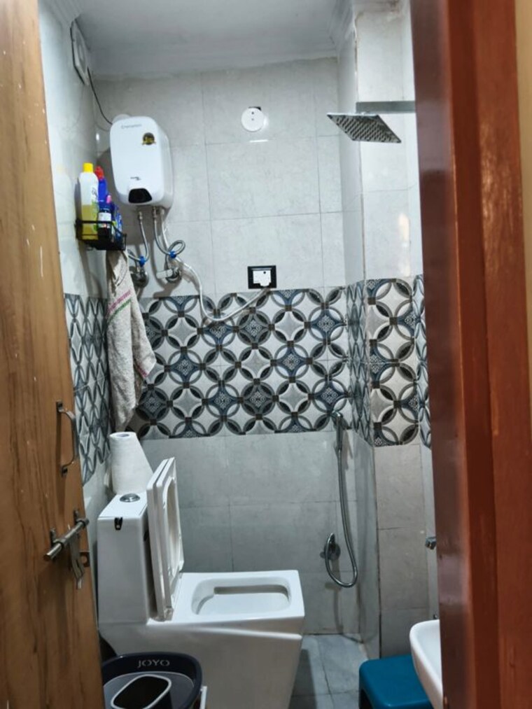 Bathroom, mehrauli 1 Bedroom 45 Sq.Yd. Builder Floor In Mehrauli Delhi 10112204