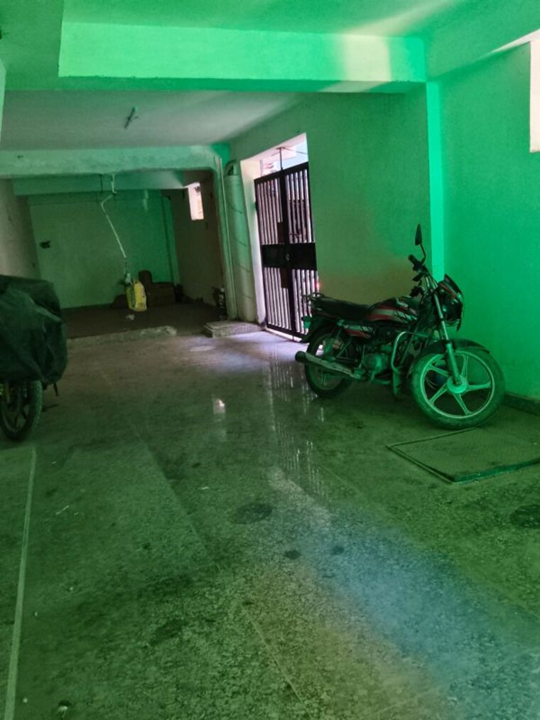  Parking, mehrauli 1 Bedroom 45 Sq.Yd. Builder Floor In Mehrauli Delhi 10112204