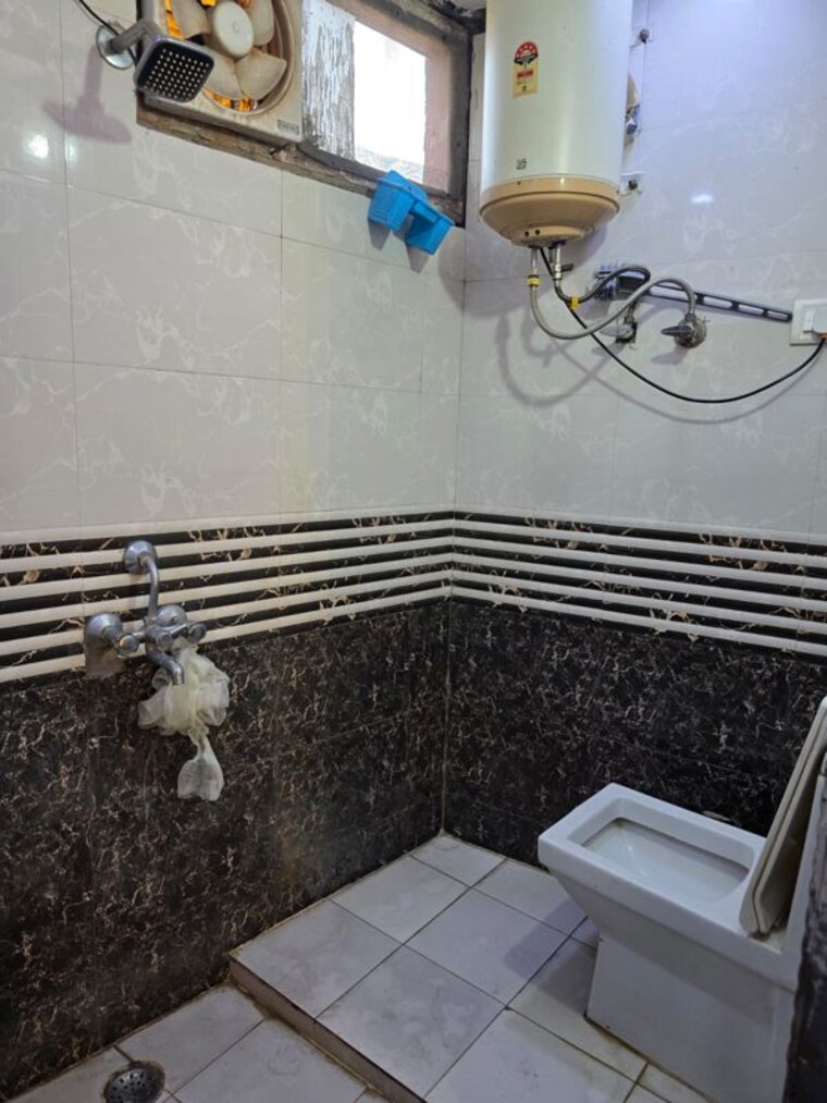 Bathroom, saket 1 Bedroom 620 Sq.Ft. Apartment In Saket Delhi 10112214