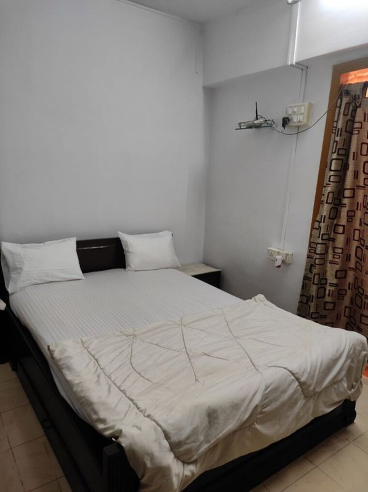 Bedroom, bandra west 1 Bedroom 500 Sq.Ft. Apartment In Bandra West Mumbai 10112190