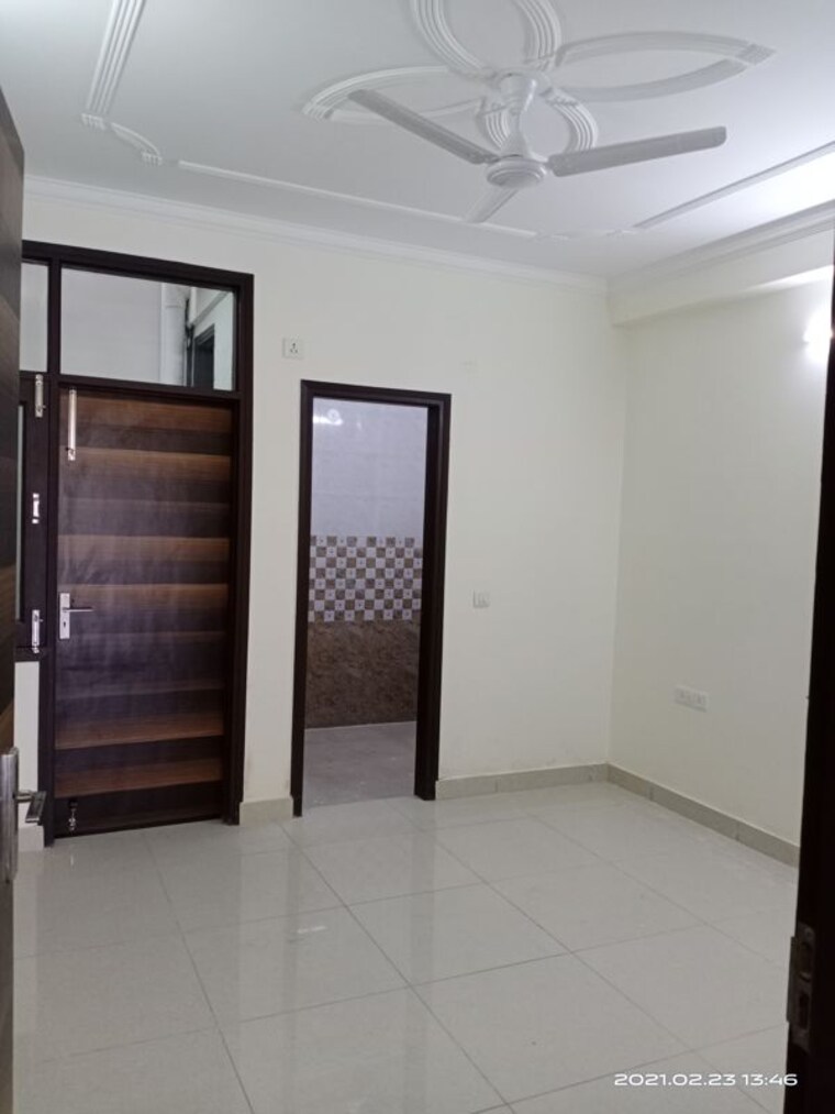Room, vasant kunj 3 Bedroom 1200 Sq.Ft. Builder Floor In Vasant Kunj Delhi 10099742