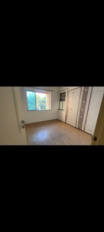 Room in 3 BHK Apartment at Hiranandani Estate Spring Hill, Ghodbunder Road – for Sale