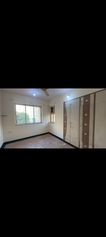 Room in 3 BHK Apartment at Hiranandani Estate Spring Hill, Ghodbunder Road – for Sale
