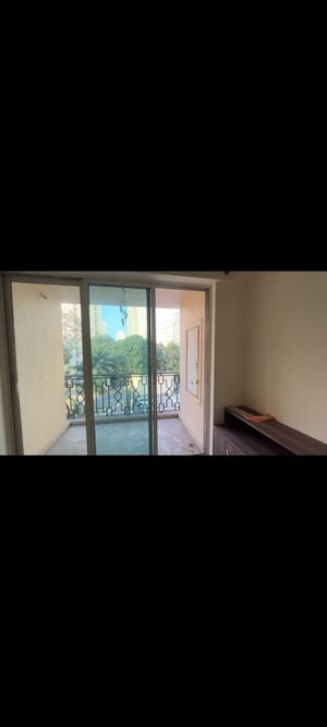 Room in 3 BHK Apartment at Hiranandani Estate Spring Hill, Ghodbunder Road – for Sale