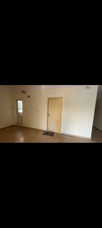 Room in 3 BHK Apartment at Hiranandani Estate Spring Hill, Ghodbunder Road – for Sale