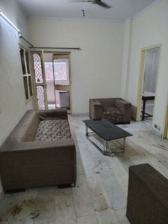 2 BHK Apartment For Rent in Shipra Suncity