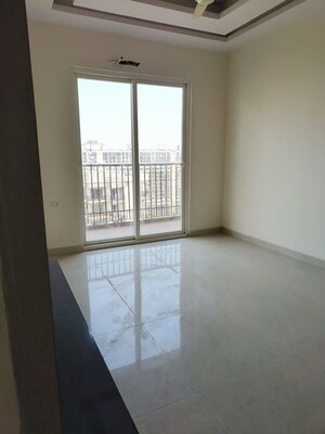 Room in 4 BHK Apartment at Renowned Renox Thrive, Sector 10 Greater Noida – for Sale