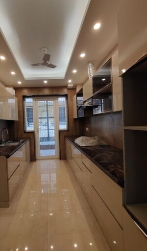 Kitchen in 3 BHK Builder Floor at SS Mayfield Gardens, Sector 51 – for Sale