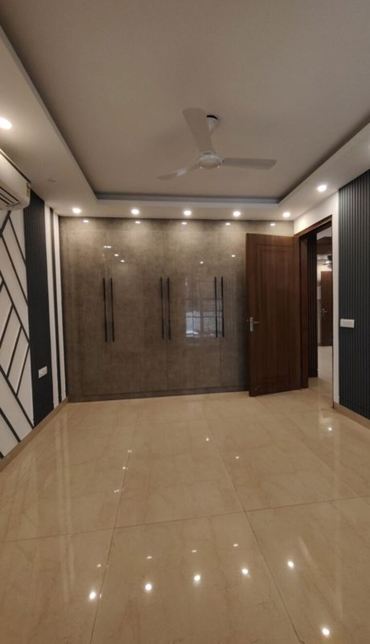 Room, ss-mayfield-gardens 3 Bedroom 2160 Sq.Ft. Builder Floor In Sector 51 Gurgaon 10112456