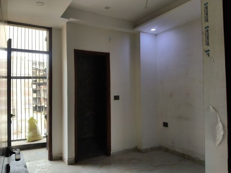 Other, sector 73 2 Bedroom 1100 Sq.Ft. Builder Floor In Sector 73 Noida 10112531