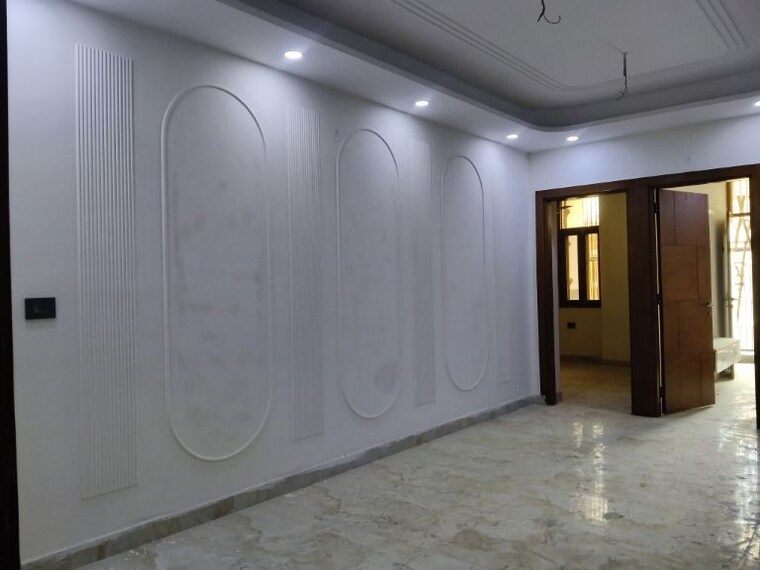 Room, sector 73 2 Bedroom 1100 Sq.Ft. Builder Floor In Sector 73 Noida 10112531