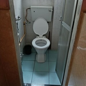 Bathroom in 1 BHK Builder Floor at Airoli Sector 20 – for Rent