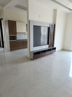 Room in 4 BHK Apartment at Renowned Renox Thrive, Sector 10 Greater Noida – for Sale