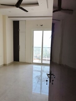 4 BHK + Pooja Room,Servant Room,Study Room,Extra Room Apartment For Sale in Renowned Renox Thrive