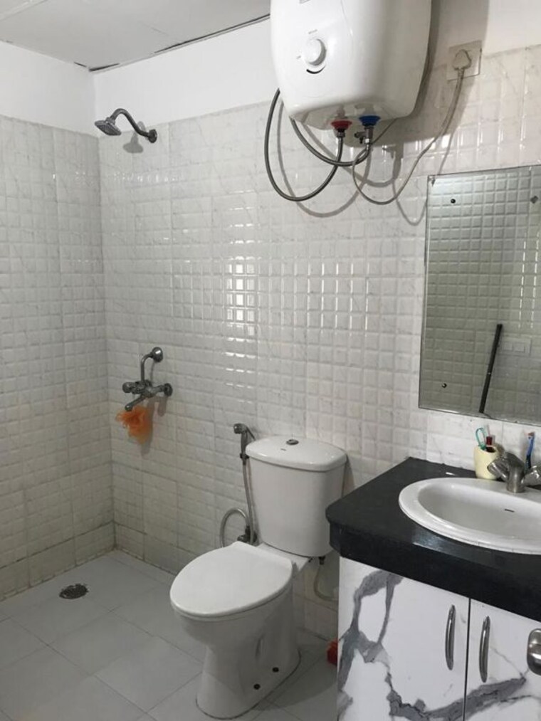 Bathroom, rps-savana 3 Bedroom 1791 Sq.Ft. Apartment In Sector 88 Faridabad 10112575