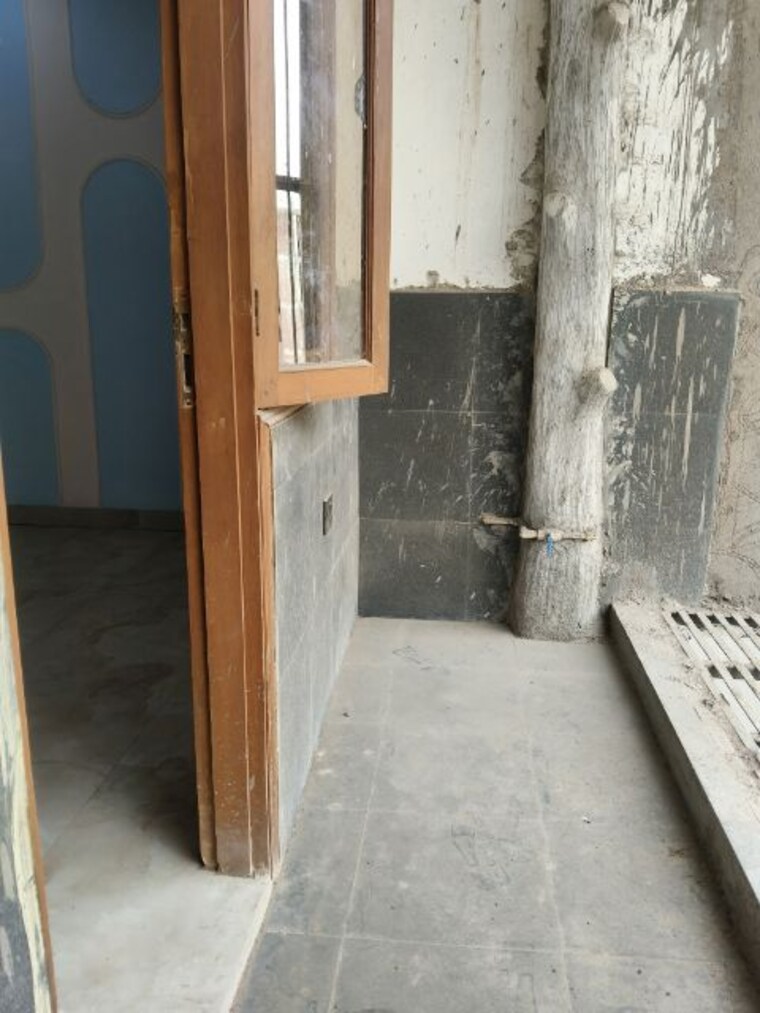 Other, sector 73 2 Bedroom 1100 Sq.Ft. Builder Floor In Sector 73 Noida 10112734
