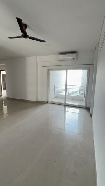 Room in 3 BHK Apartment at Spaze Privy AT4, Sector 84 – for Rent