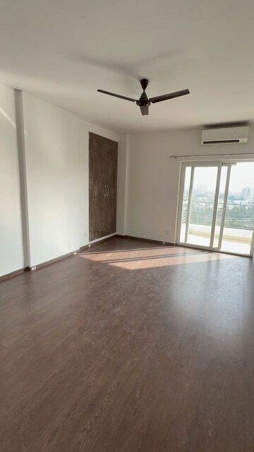 Room in 3 BHK Apartment at Spaze Privy AT4, Sector 84 – for Rent