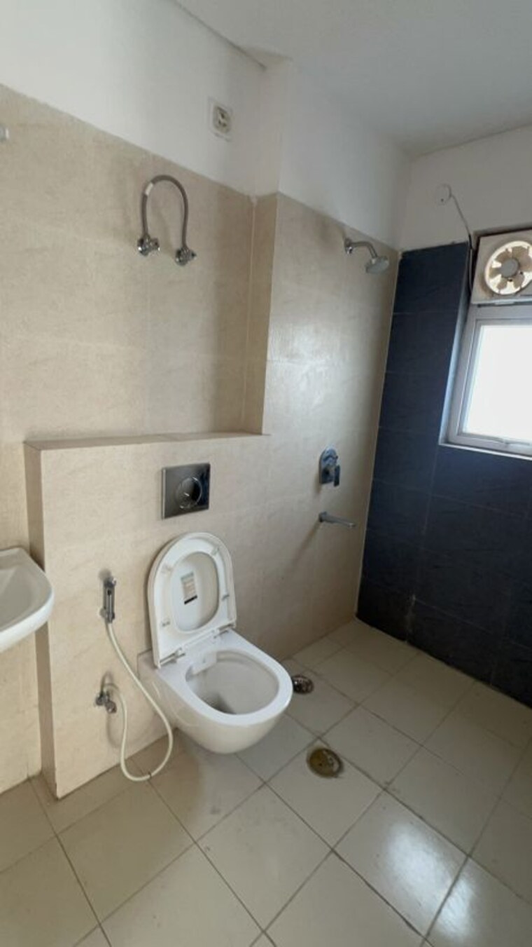 Bathroom, spaze-privy-at4 3 Bedroom 1918 Sq.Ft. Apartment In Sector 84 Gurgaon 10112654