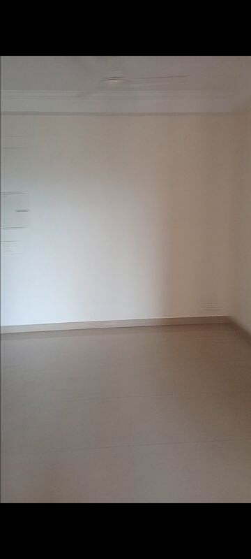 Room in 2.5 BHK Apartment at Amrapali Princely Estate, Sector 76 – for Rent