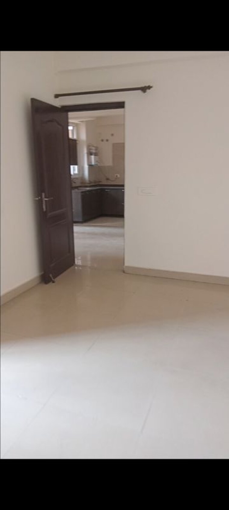 Room, amrapali-princely-estate 2.5 Bedroom 1000 Sq.Ft. Apartment In Sector 76 Noida 10112823