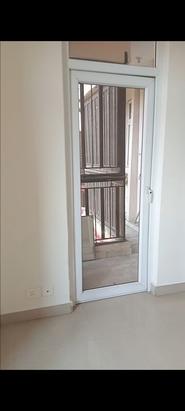 Building Lobby in 2.5 BHK Apartment at Amrapali Princely Estate, Sector 76 – for Rent