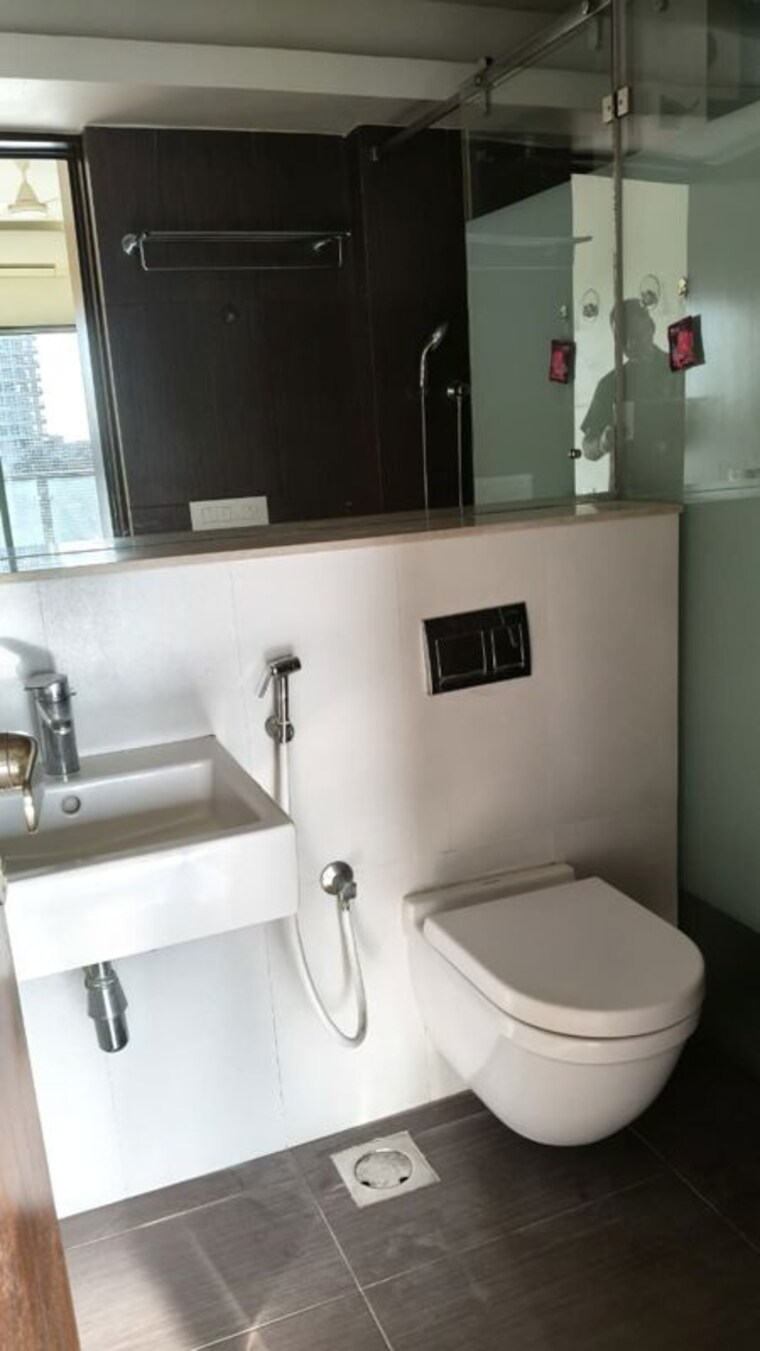 Bathroom, rustomjee-elita 3 Bedroom 2000 Sq.Ft. Apartment In Andheri West Mumbai 9202345